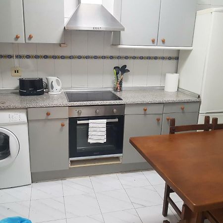 Basic apartment near Tabakalera&bus depot San Sebastian Bagian luar foto