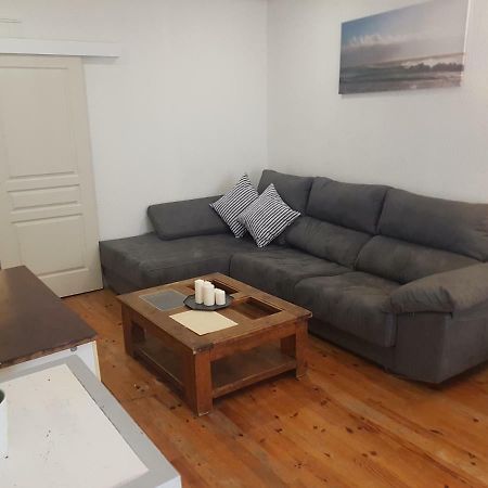 Basic apartment near Tabakalera&bus depot San Sebastian Bagian luar foto