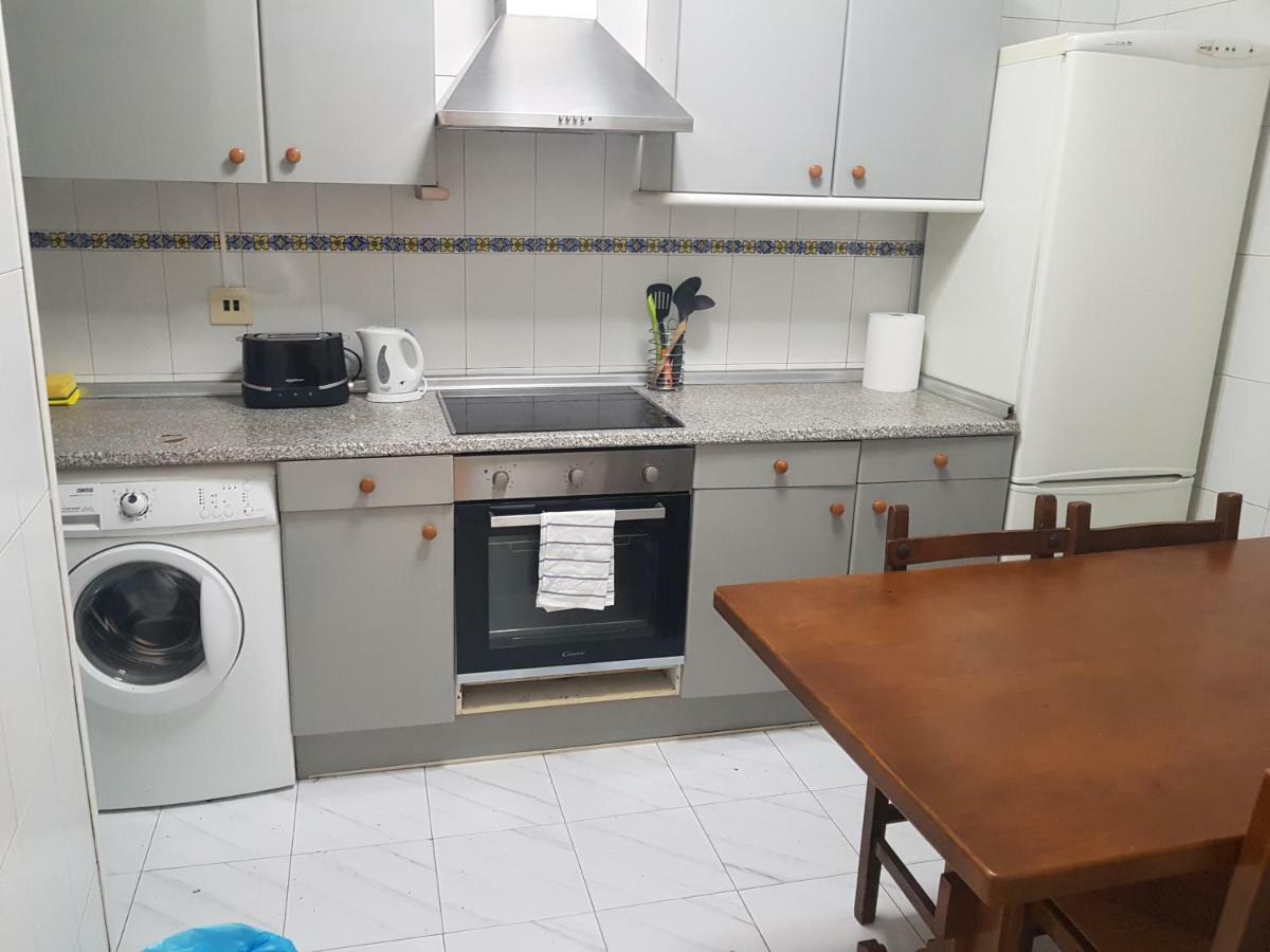 Basic apartment near Tabakalera&bus depot San Sebastian Bagian luar foto