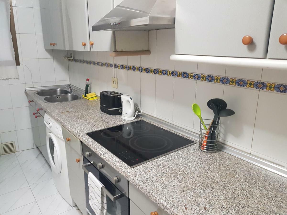 Basic apartment near Tabakalera&bus depot San Sebastian Bagian luar foto