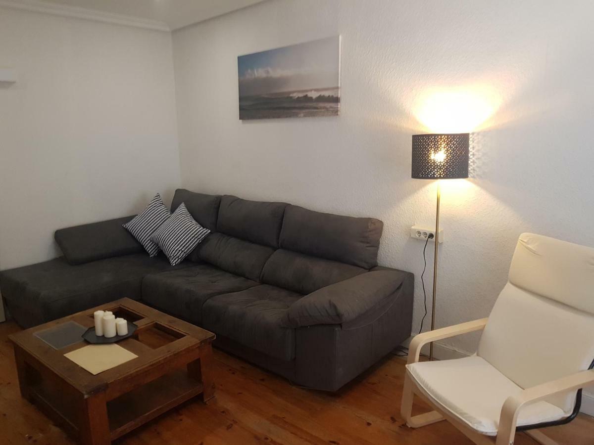 Basic apartment near Tabakalera&bus depot San Sebastian Bagian luar foto